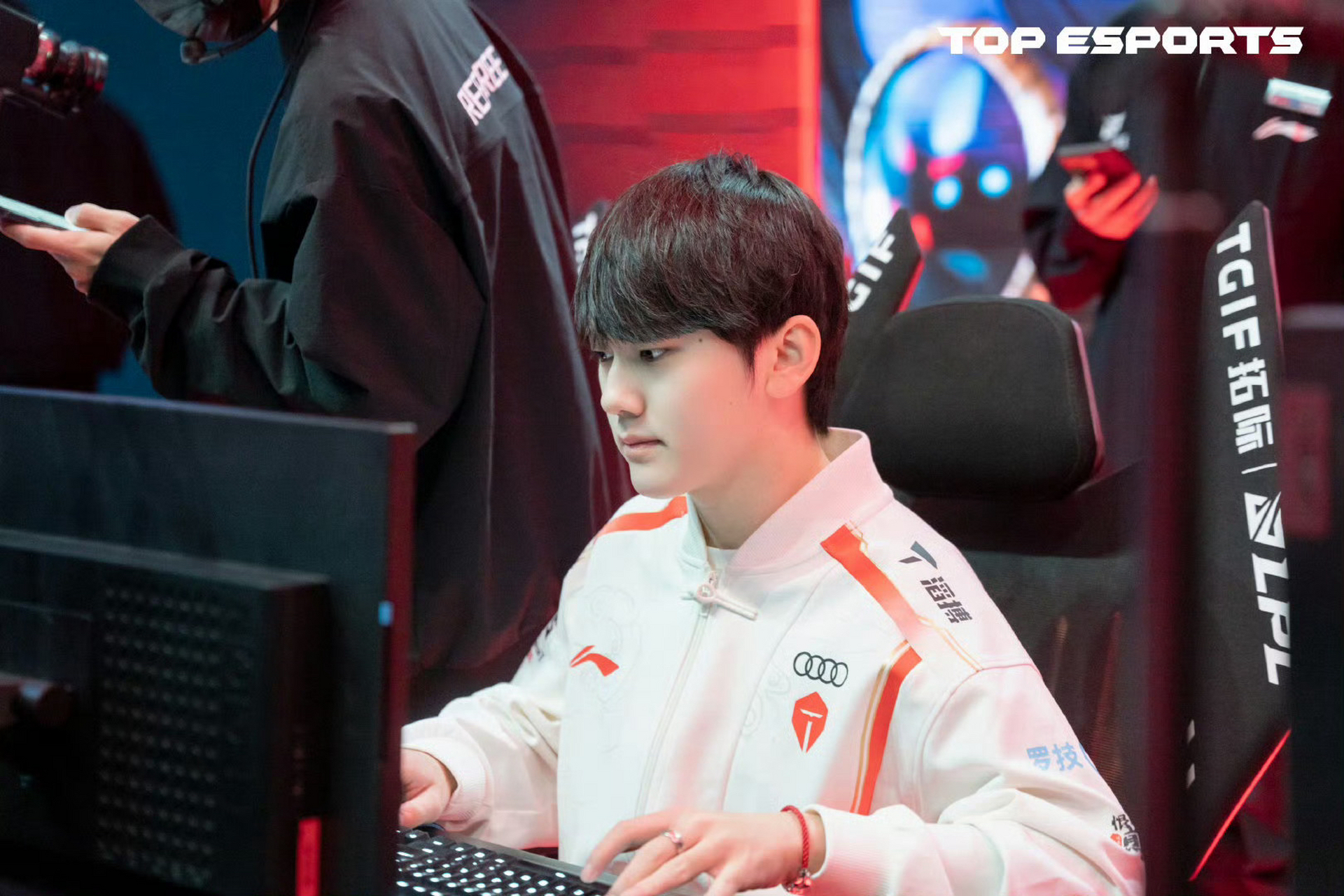 星空体育-关于JackeyLove回归赛场，势不可挡首场状态亮眼，C9观众沸腾！的信息